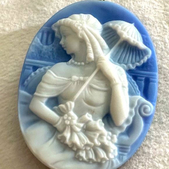 Authentic Agate Cameo Pendant with 18K Stamped Real Gold, Made in Japan - Picture 3 of 13